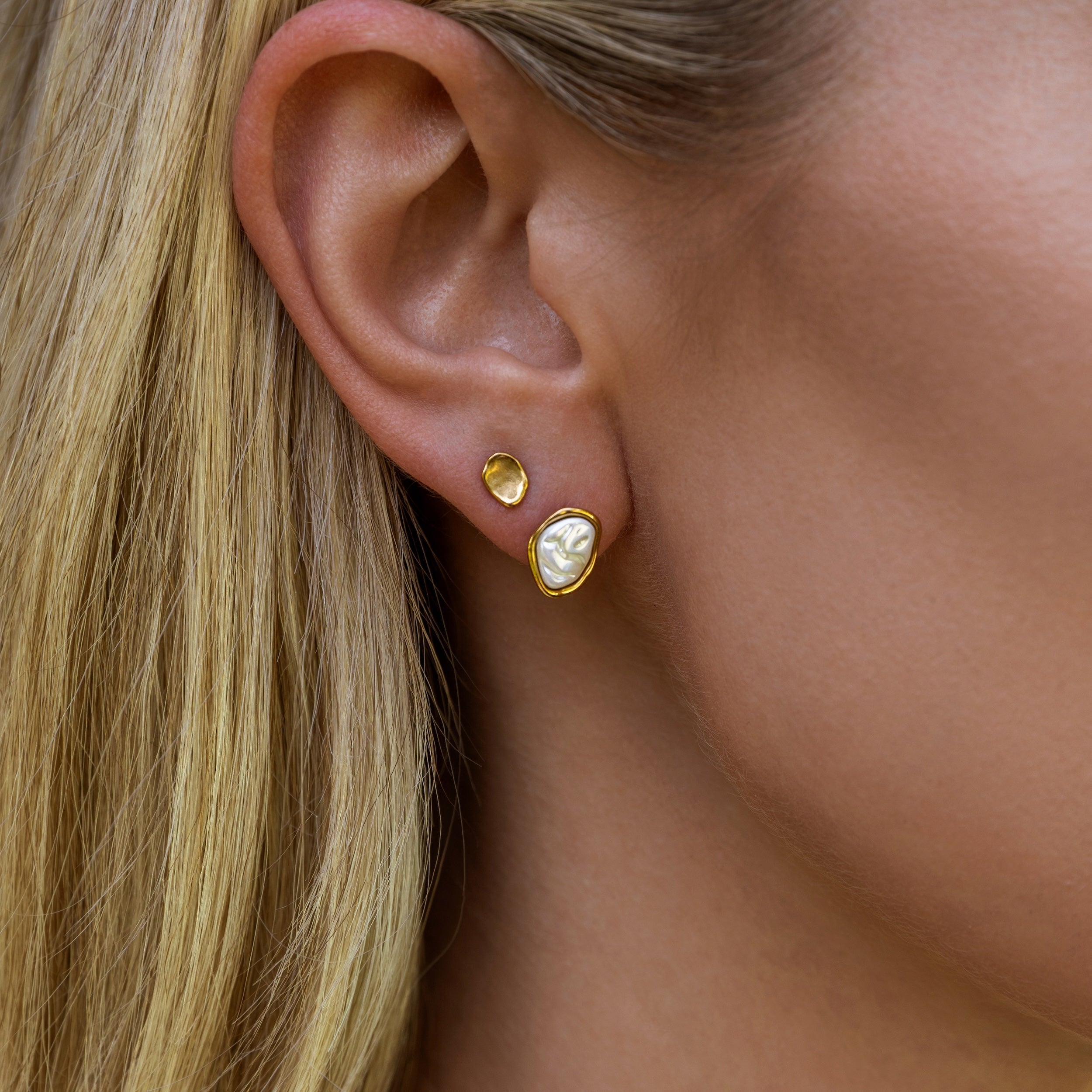 COMO Sculpted Studs